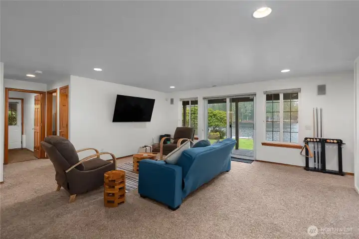 Living room, entertainment room