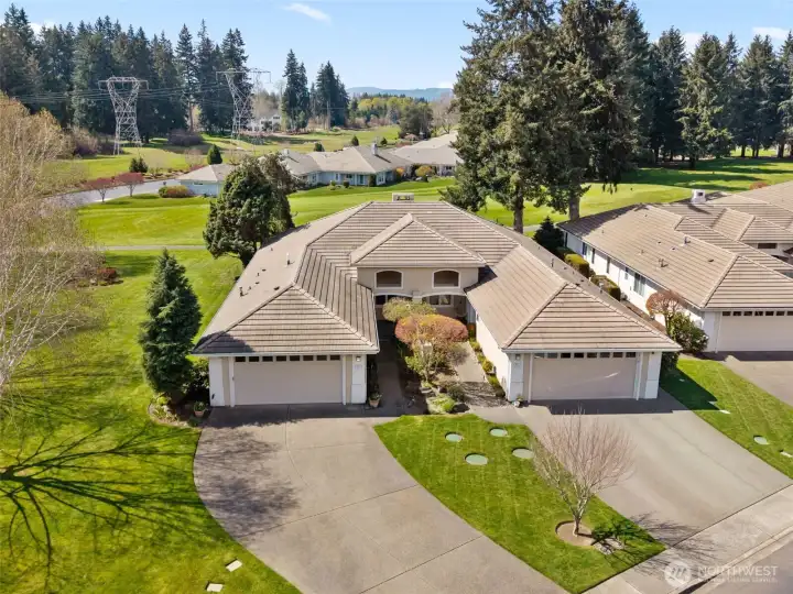 Townhome on corner of Prestwick and Fairway Lane SE