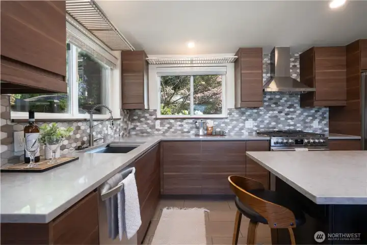 Enjoy View of Olympics During Dishes & Beautiful Back Yard During Meal Prep...