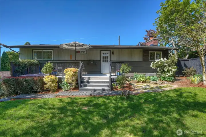 Easy Steps into back yard...