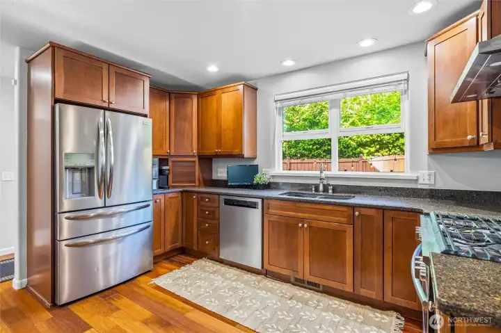 Elegant kitchen with quality finishes and generous workspace. Elegant kitchen with quality finishes and generous workspace.