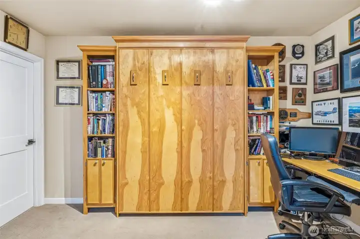 Adaptable bonus room, perfect for a home office space. Adaptable bonus room, perfect for a home office space.