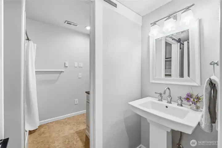 Clean, inviting bathroom designed for everyday comfort. Clean, inviting bathroom designed for everyday comfort.