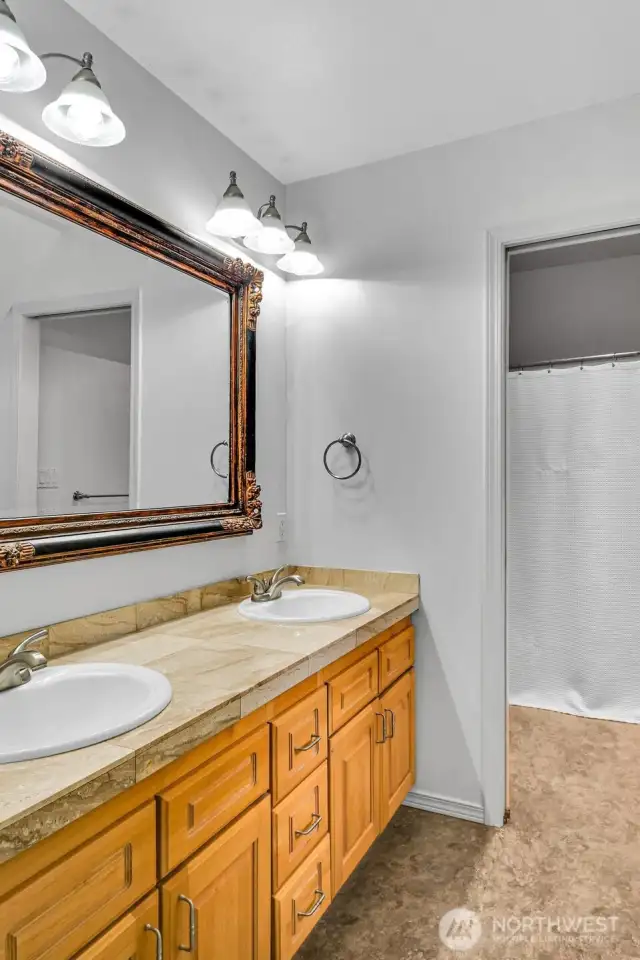 Guest Bath - upper level