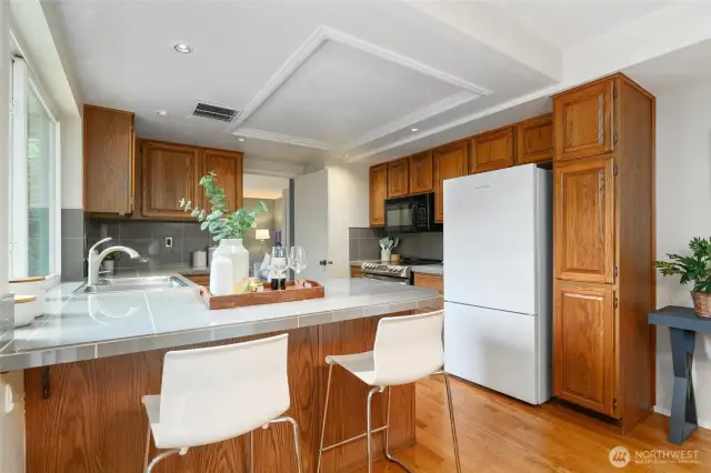 Kitchen w/ Eating Area