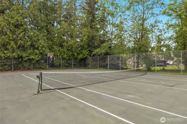 Community tennis court