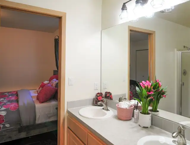 JACK & JILL BATHROOM