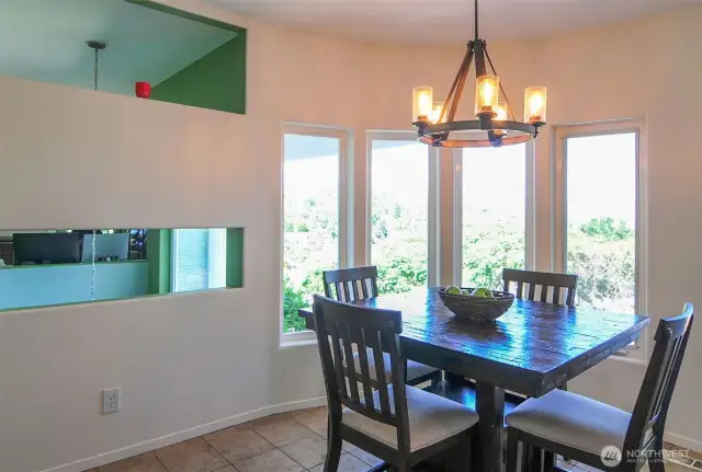 EATING AREA