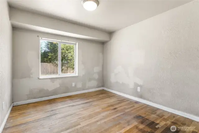 Bedroom 3 - needs paint