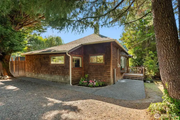 Well-maintained and easy-care so you can enjoy life!