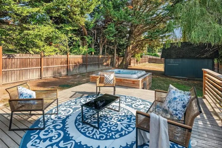 Brand new back deck with big hot tub!