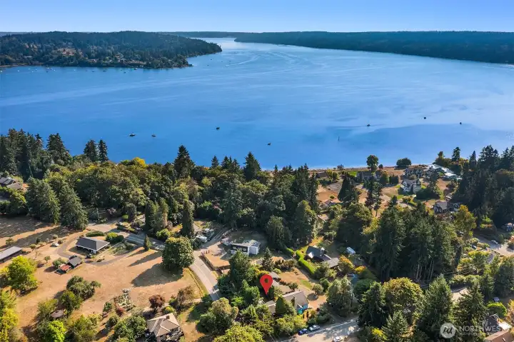 Vashon Island is the "heart of the sound" and a jumping off place for the Olympic Mountains, Hood Canal and all the surrounding cities offer.