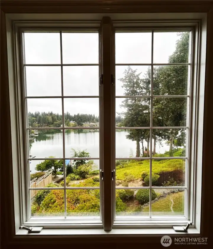 Wake up to gorgeous lake views