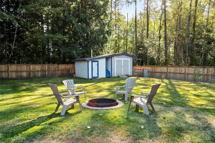 Enjoy summers around the firepit!
