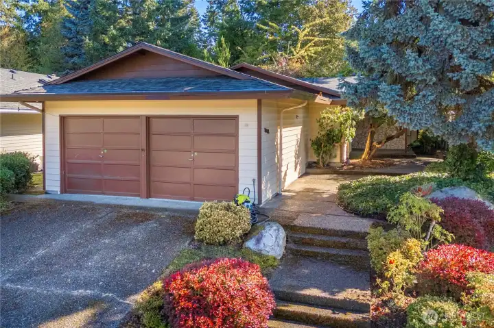 Located in 55+ Huntington Park, one level home is ready for new owners. 1310 square feet with 2 large bedrooms and 1.75 bathrooms.
