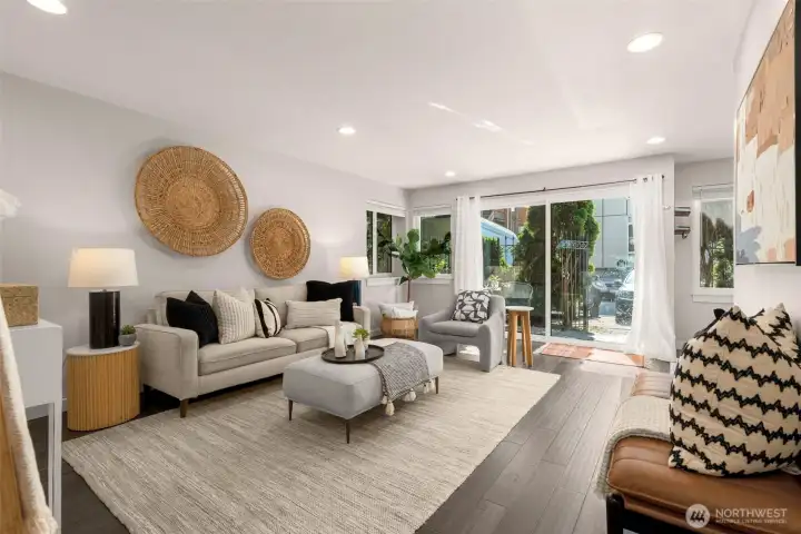 Open & bright living room