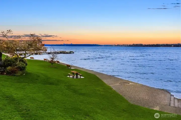 Beautiful Kirkland beaches and parks are very close by.