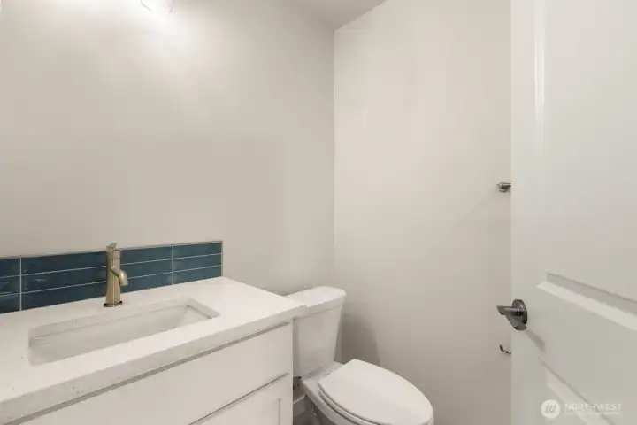 Photographs are for illustrative purposes only. Features, finishes, interior/exterior colors, landscaping and floorplan shown may vary from actual homes built