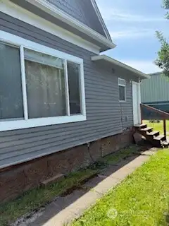 sidewalk to unit 2 side door