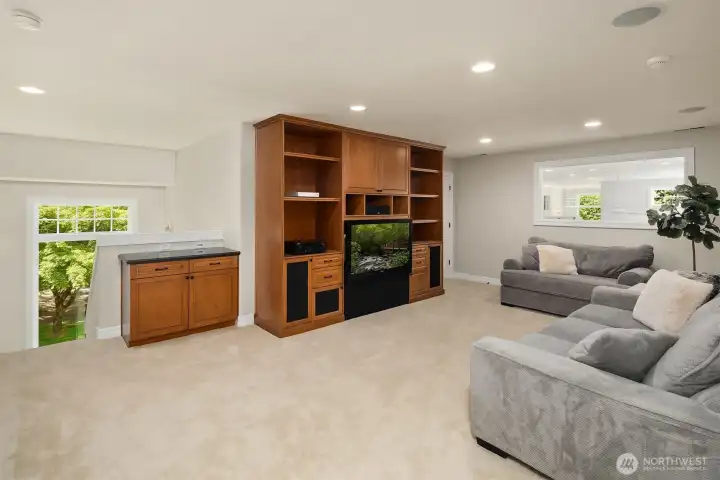 Family Room next to the En Suite Bedrooms~