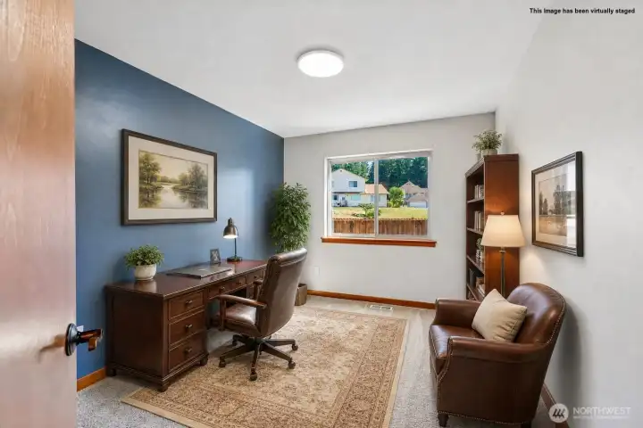 Main floor office/extra room