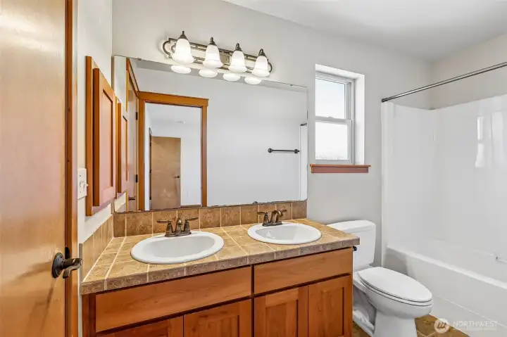 Full main bath on second level