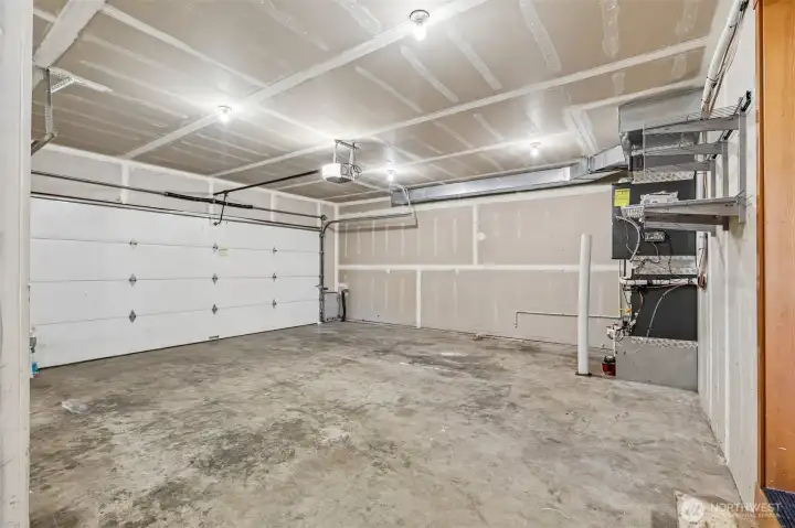 Large 3-Car Garage