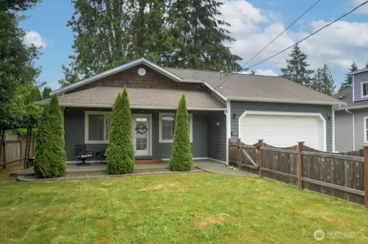Well, hello! Cute as a bug contemporary Craftsman home awaits your visit! Well, hello! Cute as a bug contemporary Craftsman home awaits your visit!