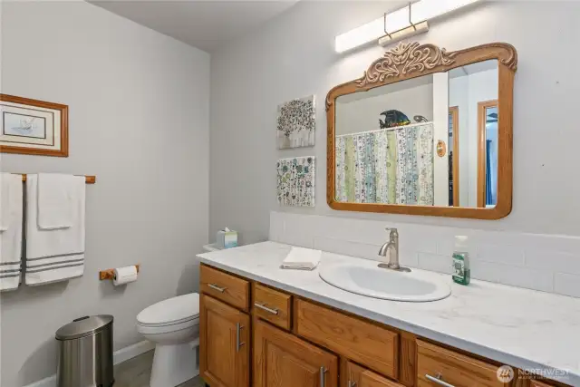 Well-appointed primary bathroom