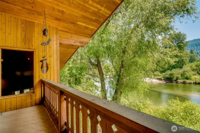 Deck of primary bedroom