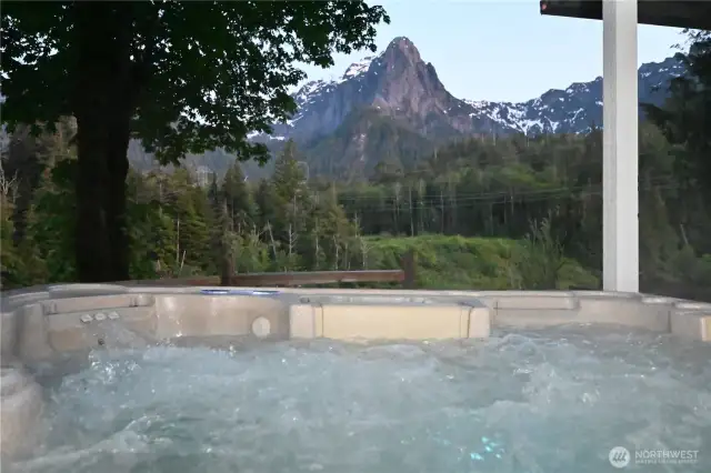 Unwind with a front-row seat to Mt Index ~ best enjoyed from the hot tub!