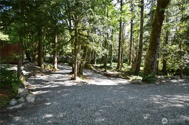 PRIVATE LOCATION with so much to offer. 2 cabins 40' Conex, washhouse, pump house, RV spaces, tent camping, tons of parking ~ 5 min to Index!