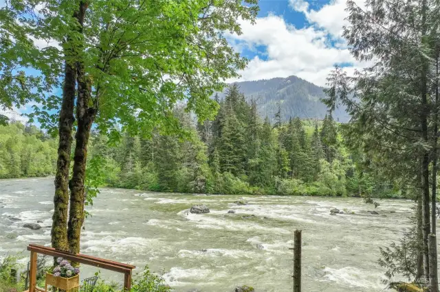 Exceptional Skykomish river frontage ~ located below the falls, for prime rafting or kayaking.