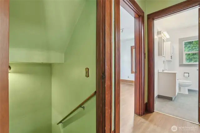 Stairs to 1100sf basement