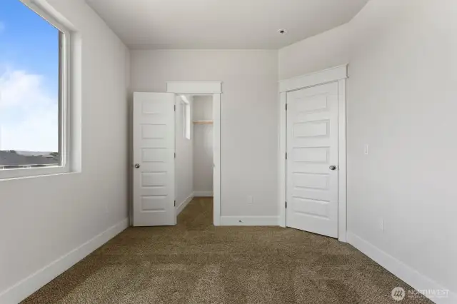 2nd bedroom with walk-in closet