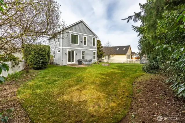 Huge backyard, perfect for outdoor entertaining.