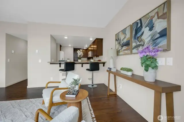 Living rm towards kitchen