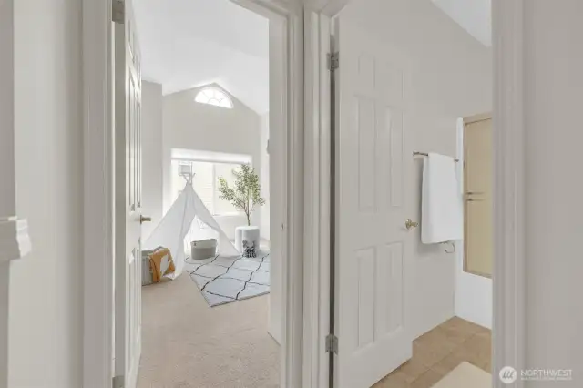 Hall to 2nd bedroom / bath