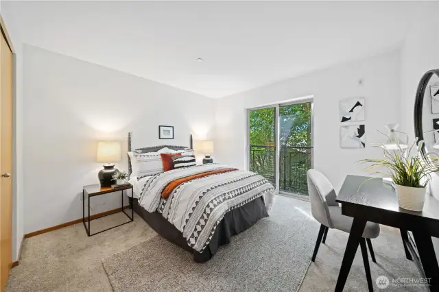 2nd Bedroom with Juliette