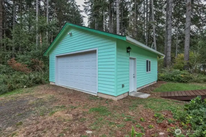 Detached garage/shop with power.