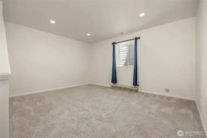 This is the same view without the virtual staging. Not pictured here are 2 closets; one is a large linen closet and the other is an extra large closet that could almost be used as another room.