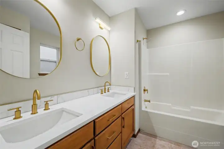 Dual Vanity Primary Bath