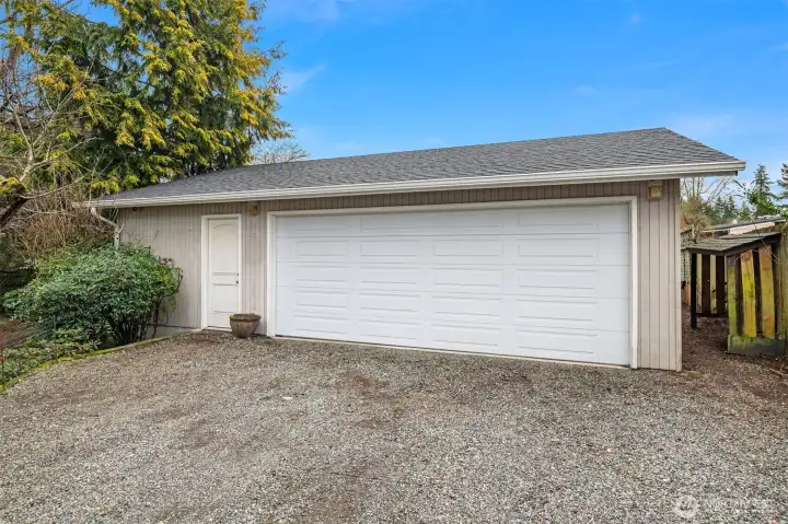 3-Car Detached Garage