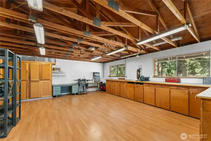 To Die For Huge Shop Above Detached Garage