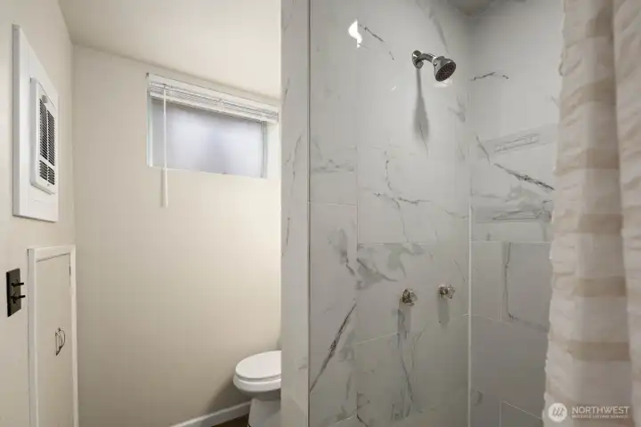 Downstairs ensuite bathroom