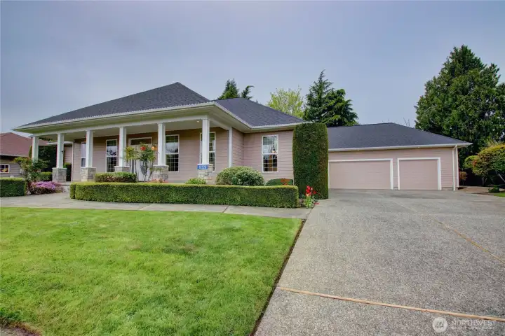 home, showing 3 car garage