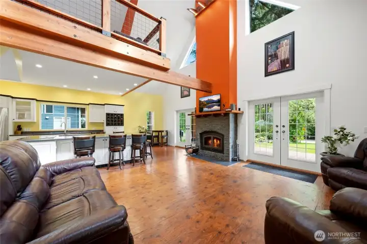 Soaring ceilings & gorgeous beams