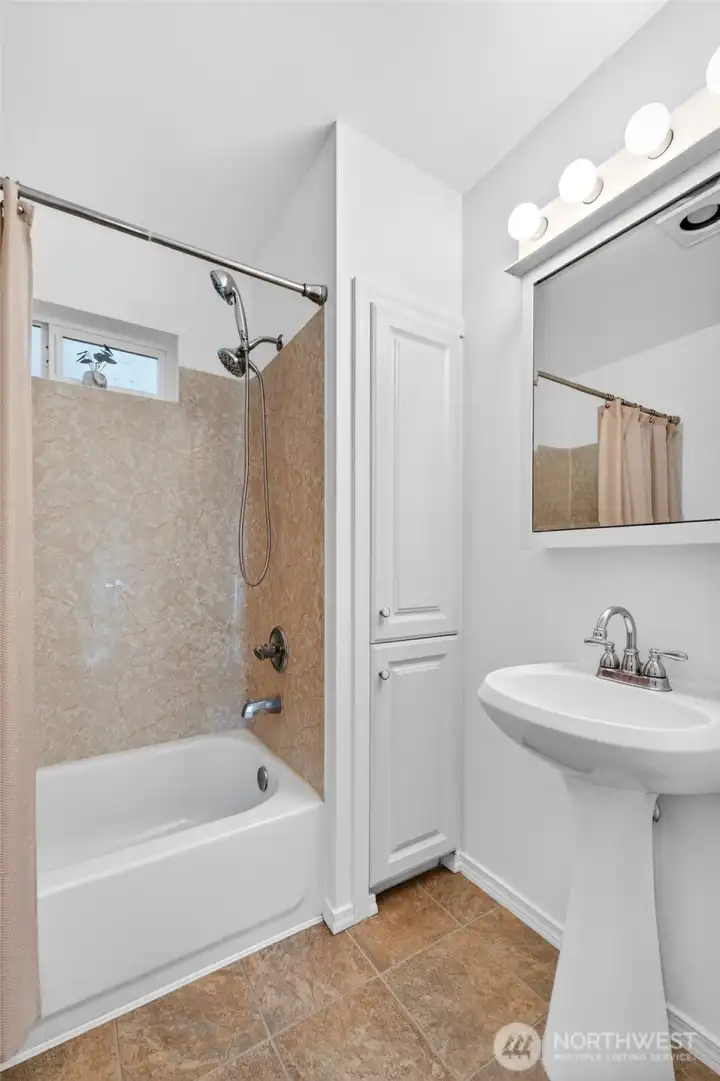 Downstairs full bath