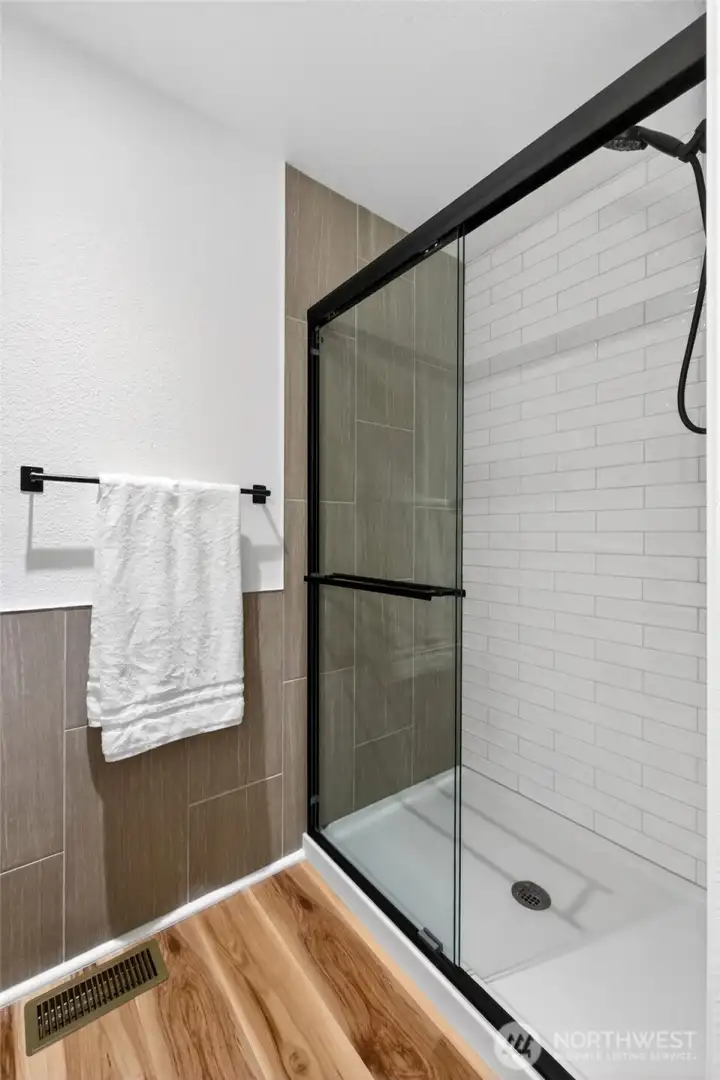 Primary shower