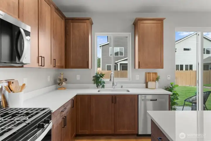 Photographs are for illustrative purposes only. Features, finishes, interior/exterior colors, landscaping and floorplan shown may vary from actual homes built